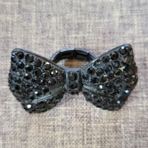 Bow ring. Statement ring